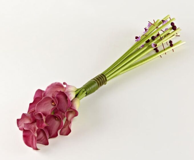 Armbuket i kreativt design - Send blomster med Bloomit