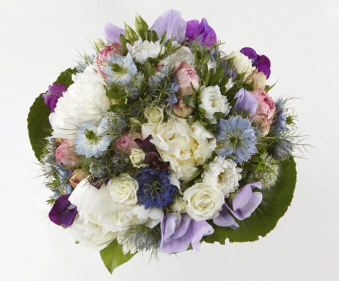 Forårs brudebuket - Send blomster med Bloomit
