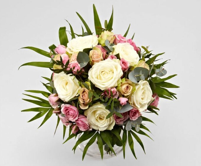 Lys rosenbuket - Send blomster med Bloomit