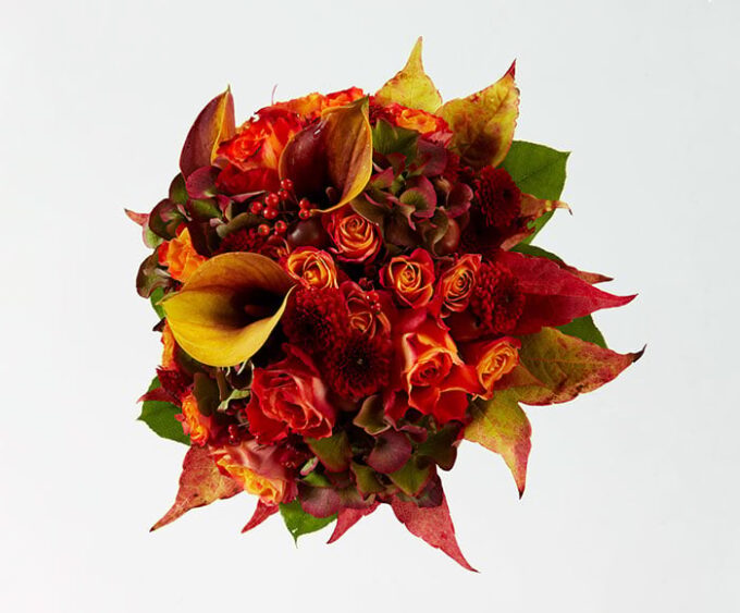 Brudebuket i gyldne nuancer - Send blomster med Bloomit