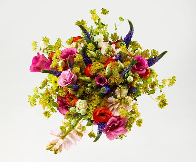 Rådhus brudebuket i årstidens blomster - Send blomster med Bloomit